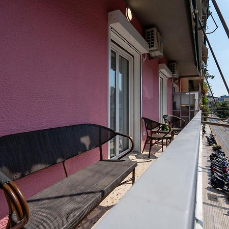 Newly Renovated 2 Bedroom Apartment, 5Min To Metro أثينا المظهر الخارجي الصورة