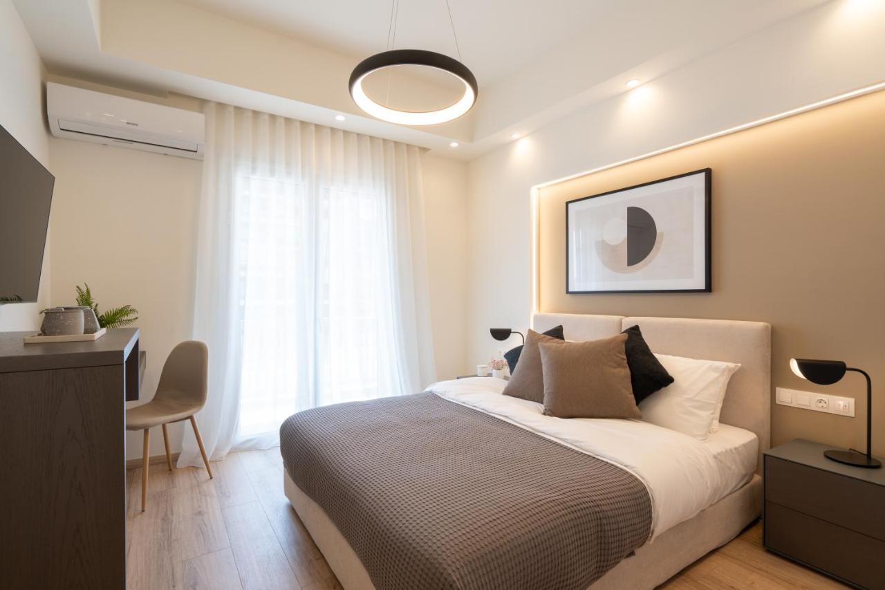 Newly Renovated 2 Bedroom Apartment, 5Min To Metro أثينا المظهر الخارجي الصورة