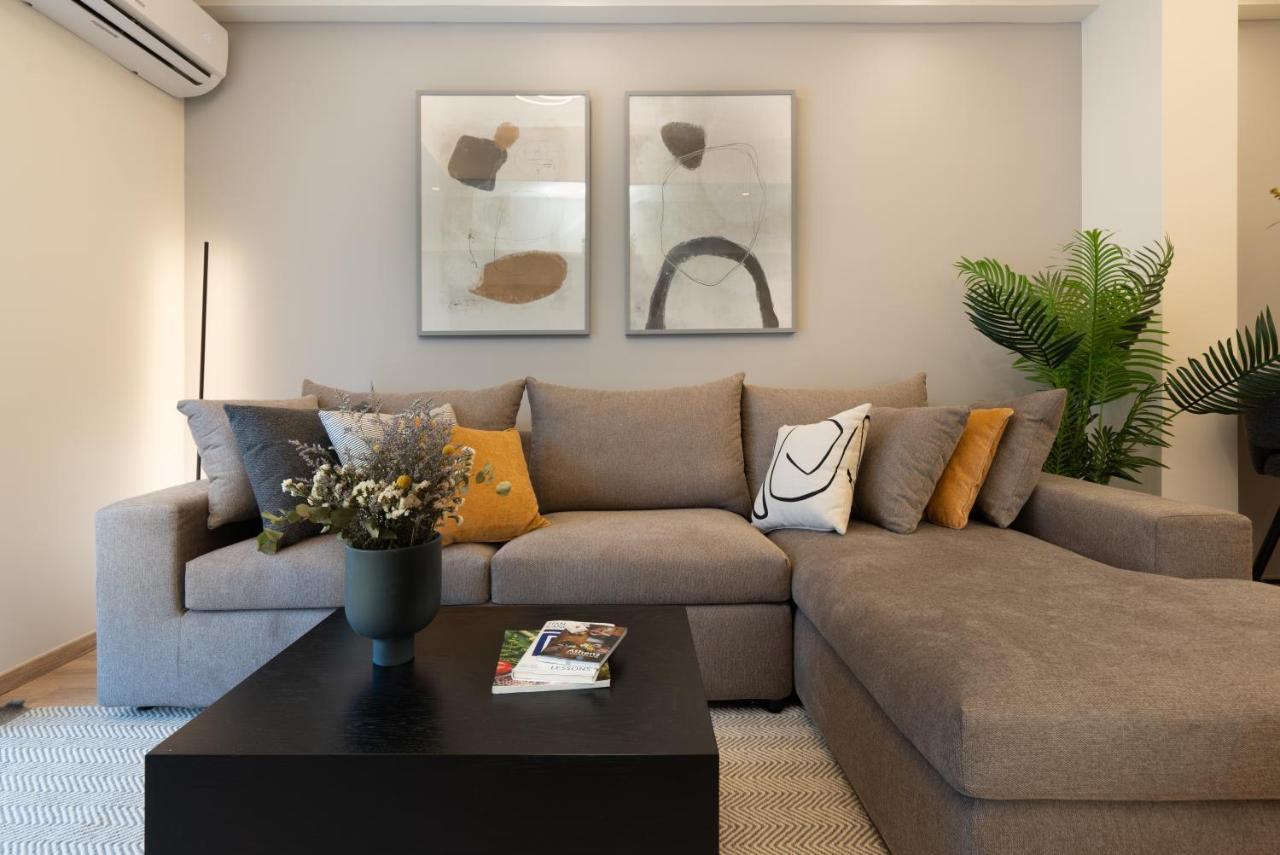 Newly Renovated 2 Bedroom Apartment, 5Min To Metro أثينا المظهر الخارجي الصورة