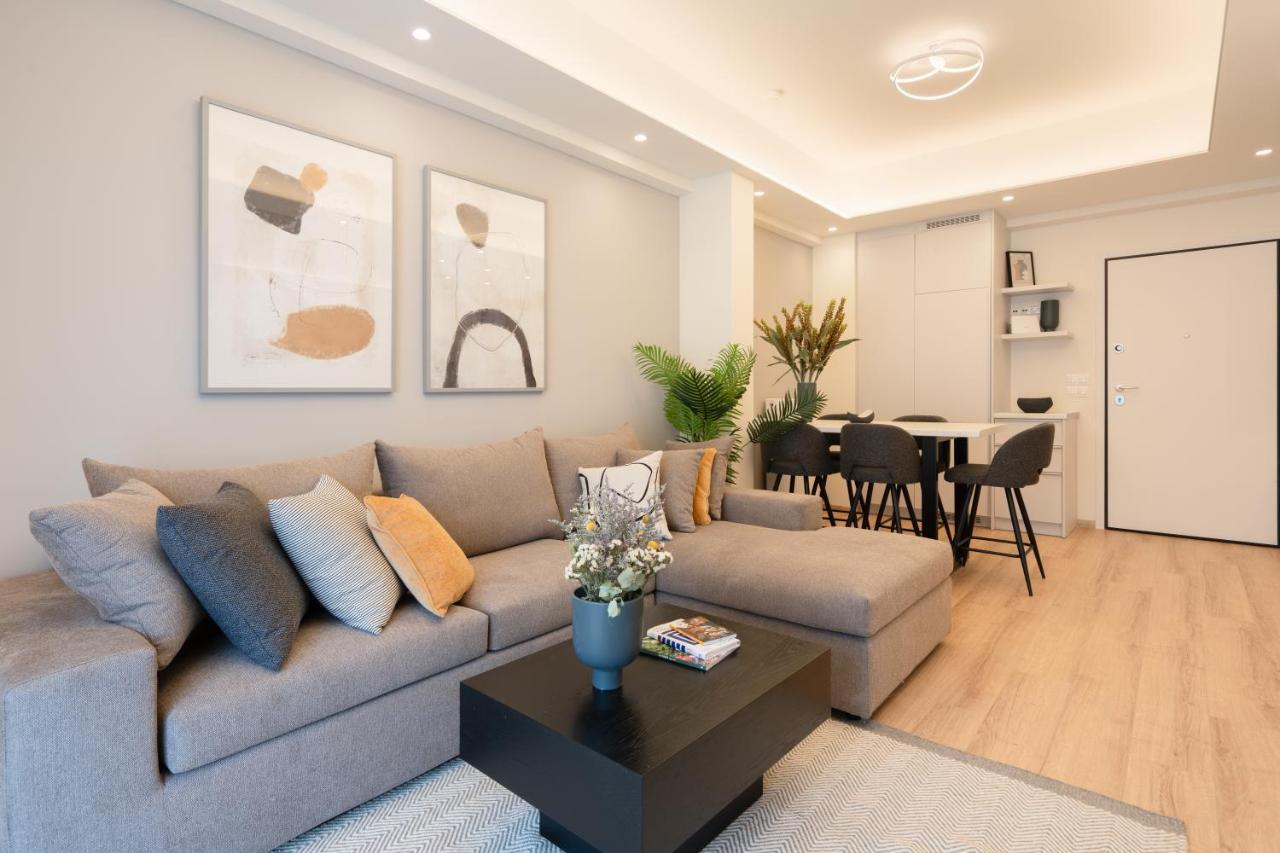 Newly Renovated 2 Bedroom Apartment, 5Min To Metro أثينا المظهر الخارجي الصورة