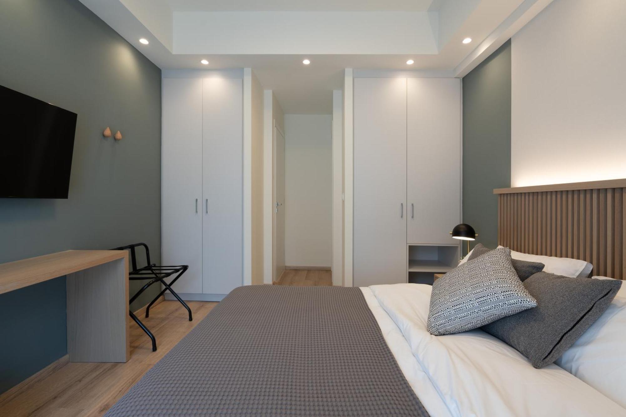 Newly Renovated 2 Bedroom Apartment, 5Min To Metro أثينا المظهر الخارجي الصورة