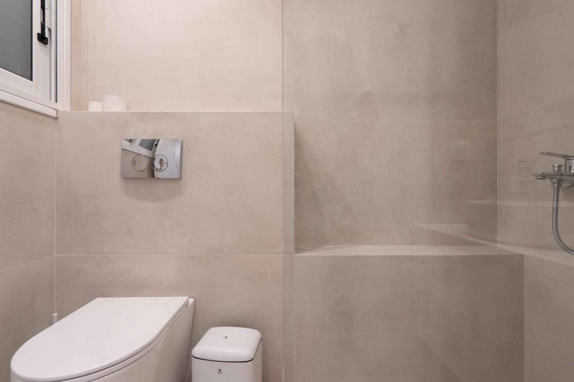 Newly Renovated 2 Bedroom Apartment, 5Min To Metro أثينا المظهر الخارجي الصورة