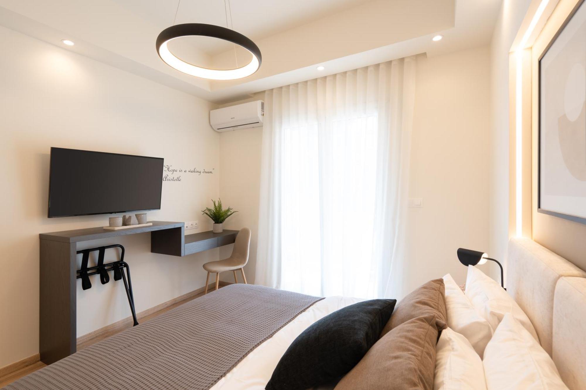 Newly Renovated 2 Bedroom Apartment, 5Min To Metro أثينا المظهر الخارجي الصورة